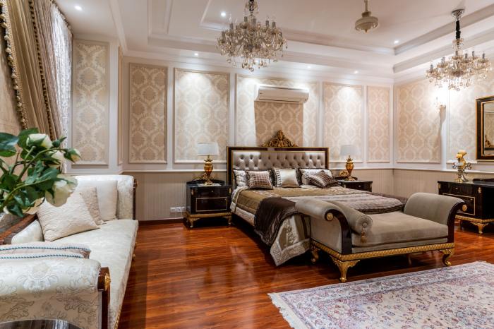 How to decorate a bedroom like royals