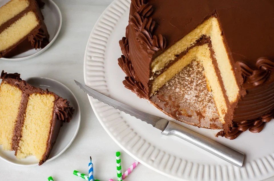 How to decorate knife for cake cutting