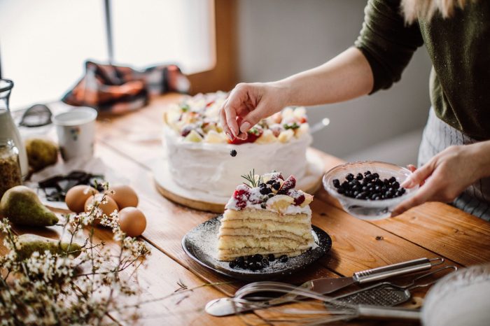 How to Decorate Homemade Cakes: A Step-by-Step Guide