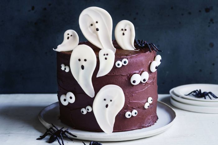 How to Decorate Halloween Cakes: Spooky Fun & Delicious Treats