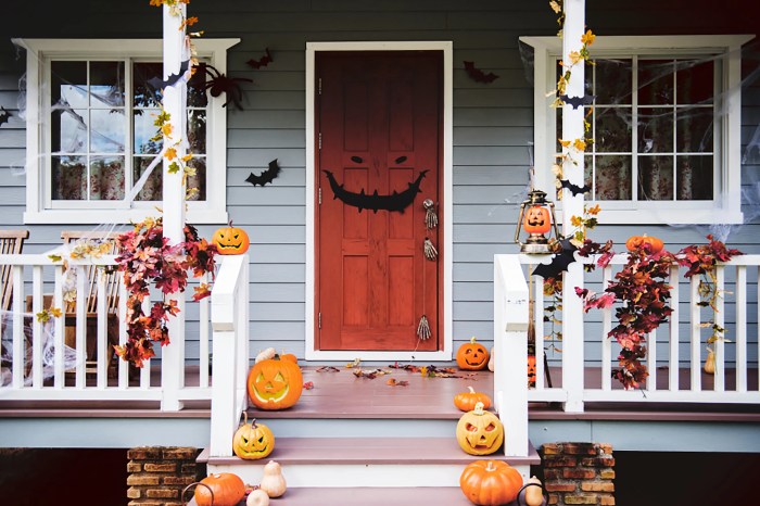 Halloween apartment simple decorations some make our decor roommate autumn ft feel holiday small love like comments