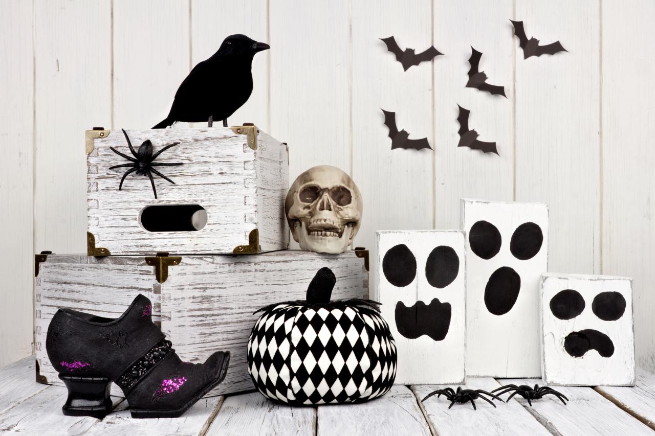 How to decorate your small apartment for halloween