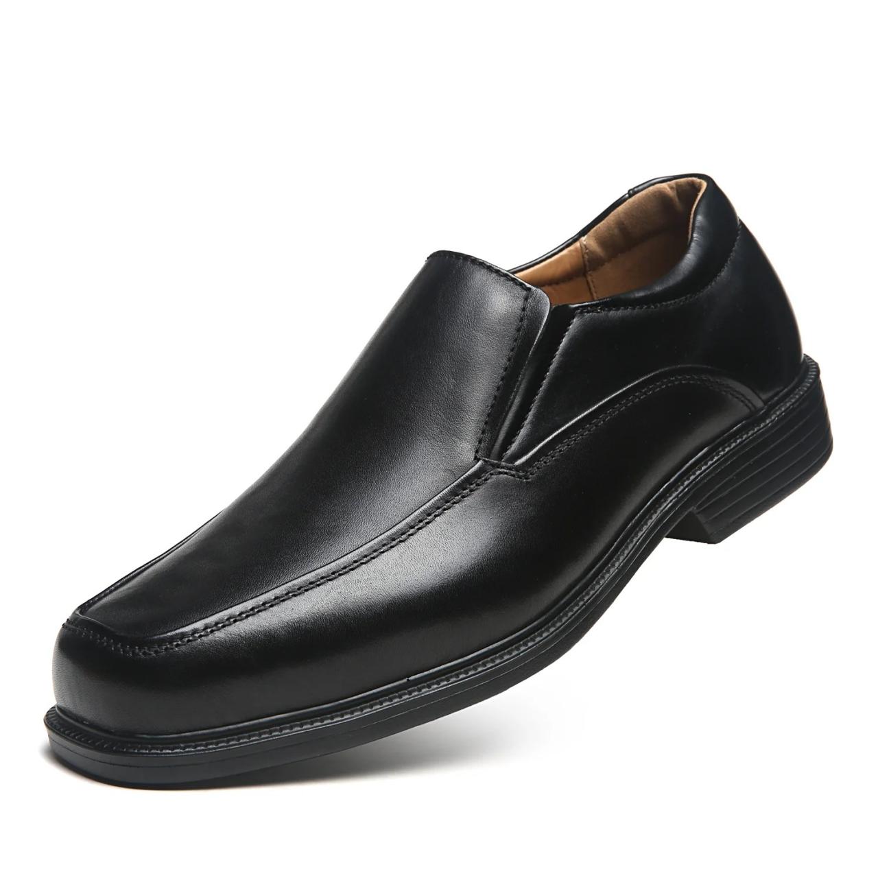 Wide width men's dress shoes