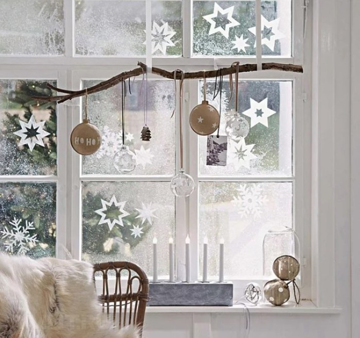 How to decorate a window with christmas lights